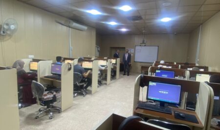 <trp-post-container data-trp-post-id='987530696'>مساعد رئيس الجامعة للشؤون العلمية يتابع سير الاختبارات الوطنية للمتقدمين إلى الدراسات العليا في مركز التطوير والتعليم المستمر</trp-post-container>